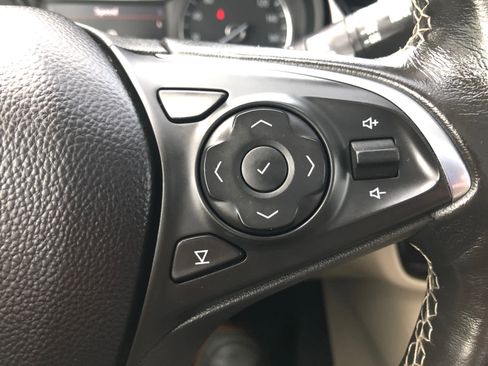 Used 2018 Buick Regal Essence w/ Driver Confidence Package #1 image 8