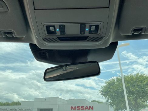 Used 2023 Ford Explorer Limited RWD image 16