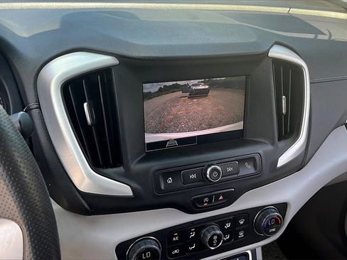 Used 2023 GMC Terrain SLE w/ Driver Convenience Package image 20