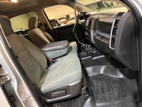 Used 2016 RAM 3500 Tradesman w/ Chrome Appearance Group AWD/4WD image 13