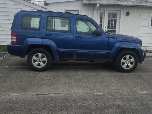 Used 2010 Jeep Liberty 4WD Sport image 14