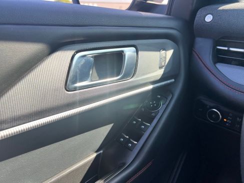 Used 2025 Ford Explorer ST-Line image 27