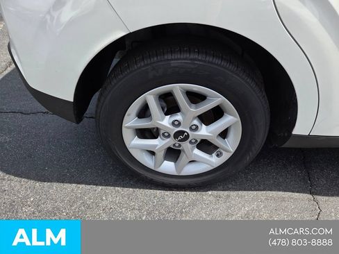 Used 2025 Kia Soul LX w/ LX Technology Package FWD image 15