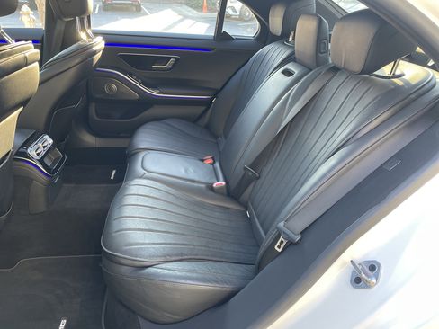 Certified 2022 Mercedes-Benz S 500 4MATIC w/ AMG Line Package image 38