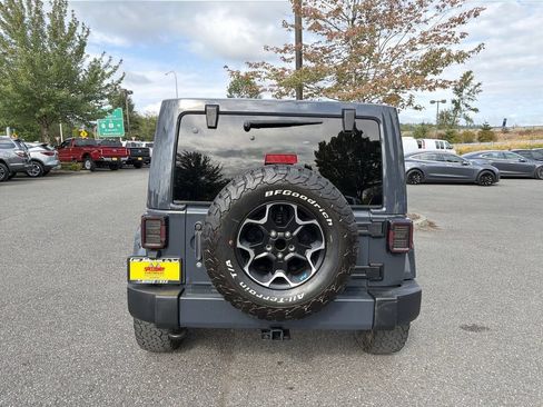 Used 2018 Jeep Wrangler Unlimited Sahara w/ Connectivity Group AWD/4WD image 8