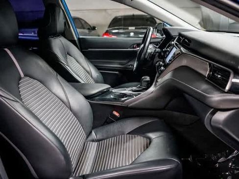Certified 2020 Toyota Camry SE image 16
