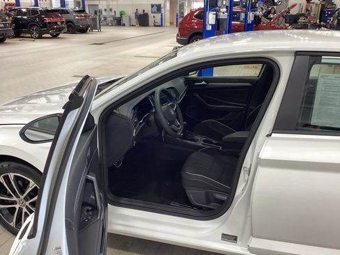 Used 2023 Volkswagen Jetta Sport FWD image 10