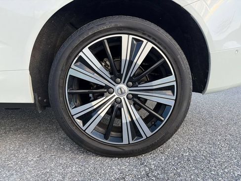 Used 2022 Volvo XC60 B5 Inscription AWD/4WD image 32