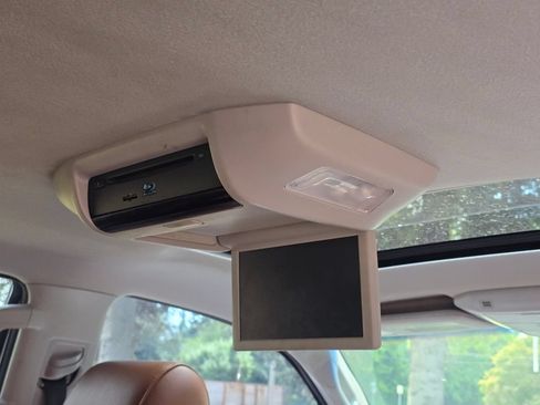 Used 2017 Toyota Sequoia Platinum RWD image 22