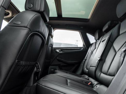 New 2026 Porsche Macan image 34