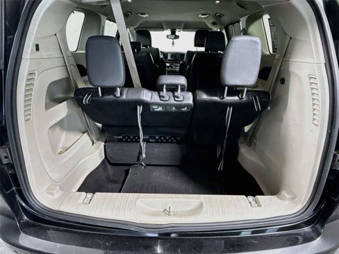 Used 2017 Chrysler Pacifica Touring-L FWD image 13
