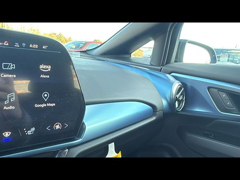 New 2025 Chevrolet Equinox EV LT image 16