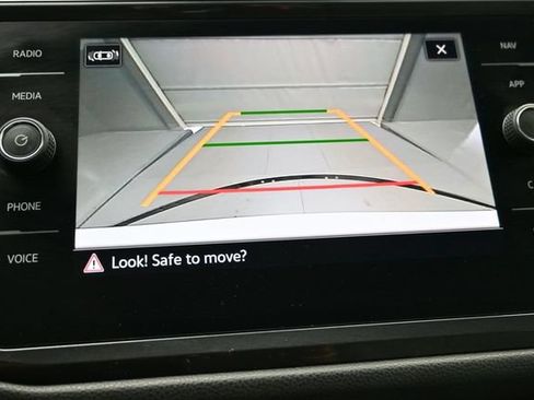 Used 2021 Volkswagen Tiguan SEL AWD/4WD image 22