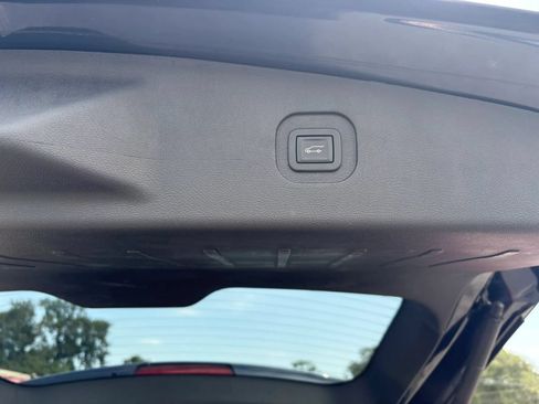 Used 2016 Chevrolet Equinox LTZ w/ Enhanced Convenience Package FWD image 16