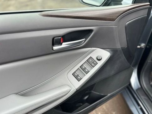 Used 2019 Toyota Avalon image 13