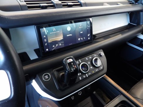 Used 2020 Land Rover Defender 110 HSE image 11