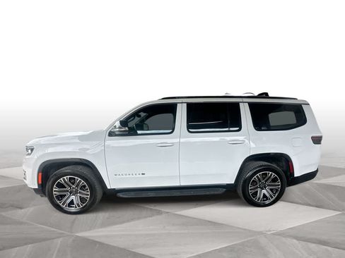 Used 2025 Jeep Wagoneer 4WD w/ Premium Group I image 5