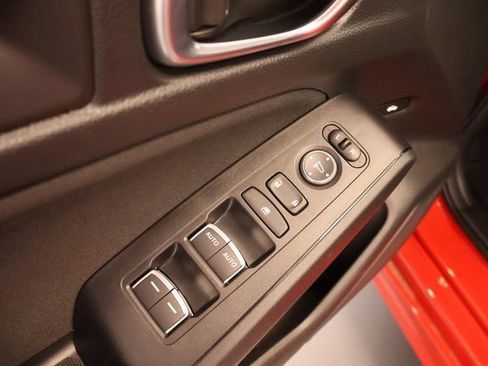 Used 2025 Honda Civic Sport image 11