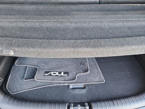 Used 2015 Kia Soul + image 31