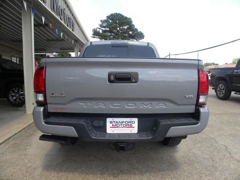 Used 2020 Toyota Tacoma SR5 w/ Technology Package AWD/4WD image 7
