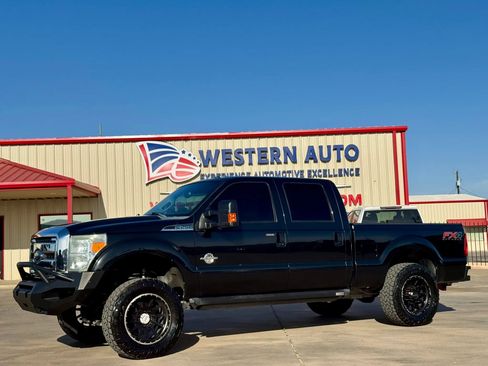 Used 2015 Ford F250 Lariat w/ Lariat Interior Package AWD/4WD image 2