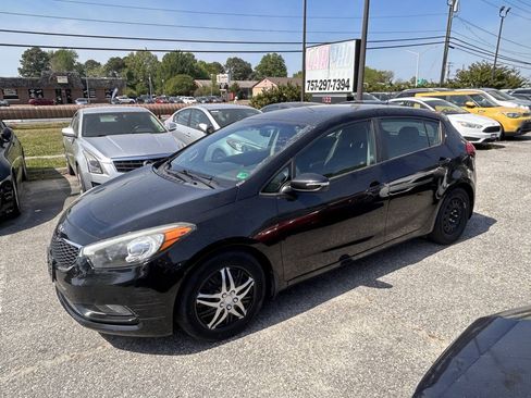 Used 2016 Kia Forte LX FWD image 3