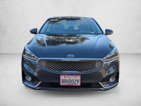Used 2019 Kia Cadenza Premium image 2