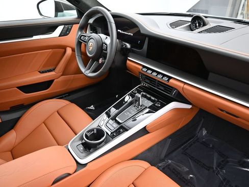 Certified 2025 Porsche 911 Carrera GTS RWD image 10
