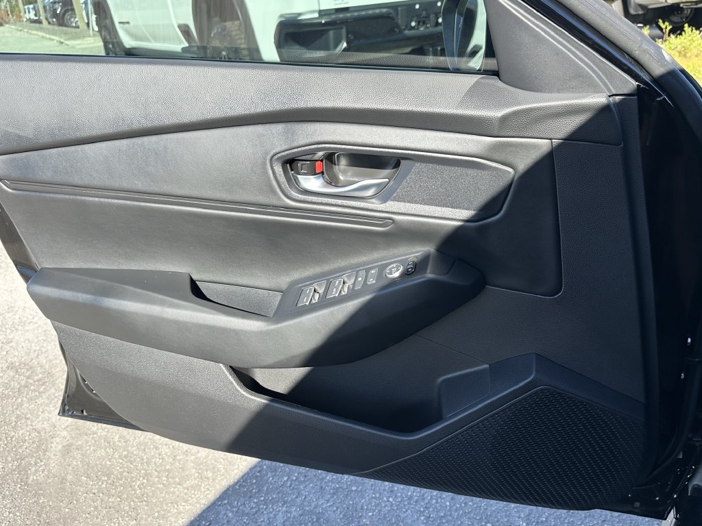 Used 2025 Honda Accord SE image 23