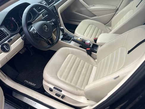 Used 2017 Volkswagen Passat 1.8T SEL Premium FWD image 19