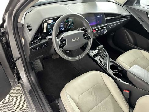 Used 2023 Kia Niro EX image 10