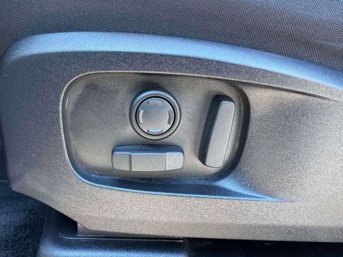 Used 2025 Land Rover Defender 110 S image 15