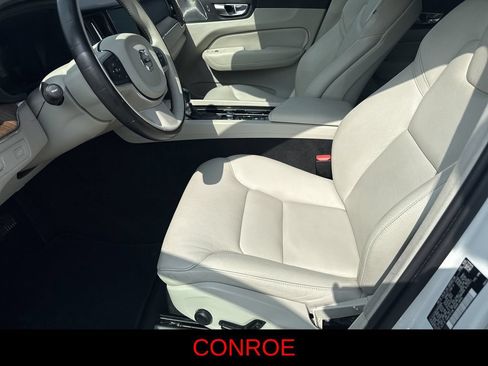 Used 2021 Volvo XC60 T6 Momentum AWD/4WD image 12