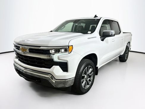 Used 2024 Chevrolet Silverado 1500 LT AWD/4WD image 3