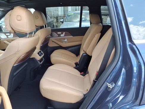 New 2026 Mercedes-Benz GLS 450 4MATIC image 12