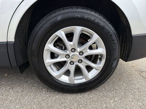 Used 2019 Chevrolet Equinox LT FWD image 15