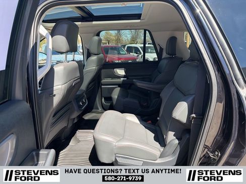 Used 2025 Ford Expedition Max Active AWD/4WD image 32