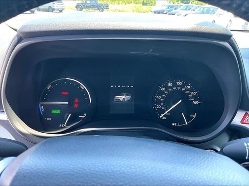 Used 2021 Toyota Sienna XLE w/ XLE Plus Package FWD image 20
