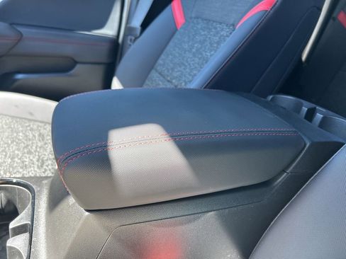 Used 2025 Chevrolet Colorado Z71 w/ Technology Package image 31