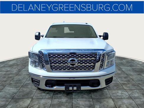 Used 2019 Nissan Titan SV w/ SV Convenience Package AWD/4WD image 8