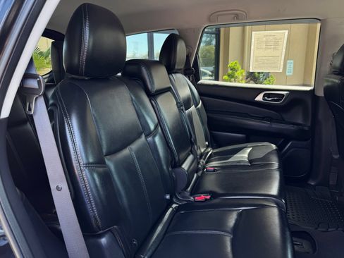 Used 2016 Nissan Pathfinder SL w/ SL Tech Package AWD/4WD image 21