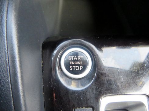 Used 2020 Nissan Kicks S image 15