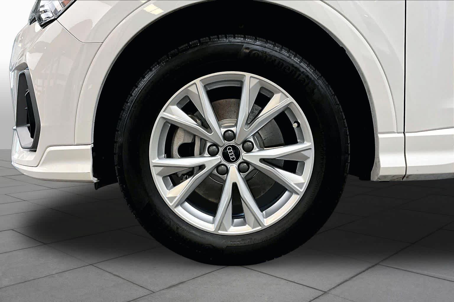 Certified 2024 Audi Q3 2.0T Premium w/ Convenience Package AWD/4WD image 11