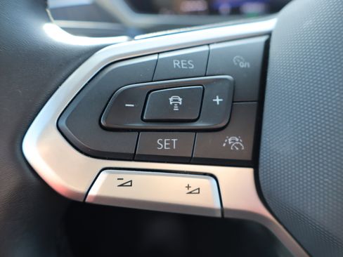 Used 2024 Volkswagen Tiguan Wolfsburg Edition image 18