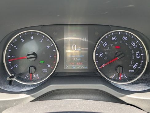 Used 2019 Toyota RAV4 XLE w/ Convenience Package FWD image 23