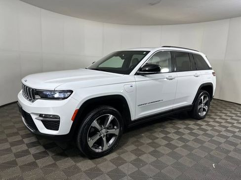 Used 2023 Jeep Grand Cherokee 4WD 4xe image 7