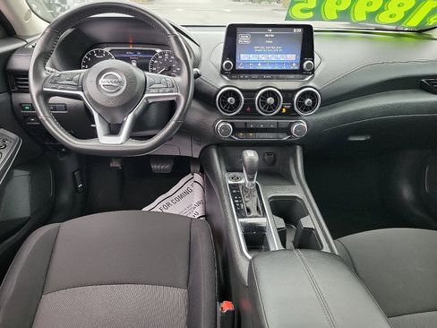 Used 2022 Nissan Sentra SV image 4