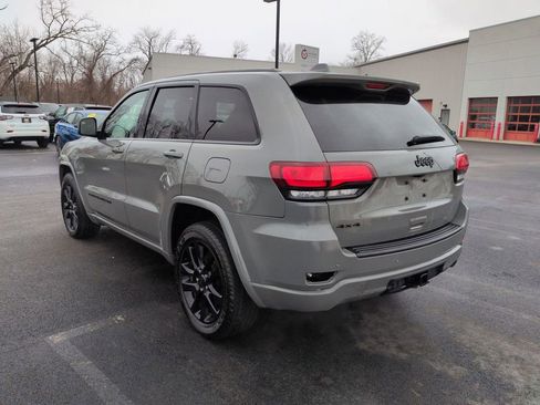 Used 2022 Jeep Grand Cherokee Laredo X image 6