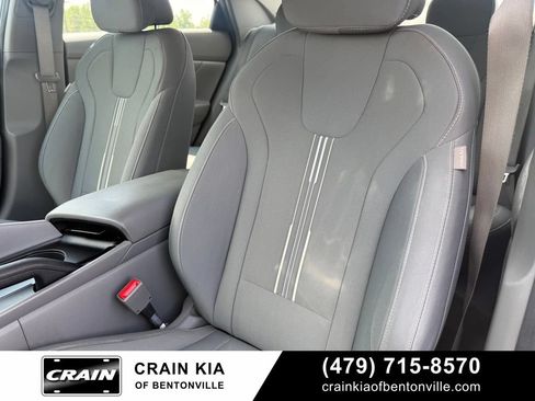 Used 2023 Hyundai Elantra SEL FWD image 23
