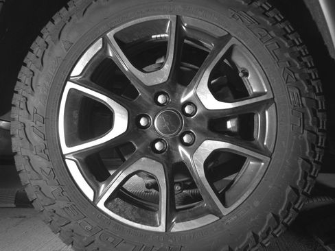 Used 2025 Jeep Compass Trailhawk AWD/4WD image 15